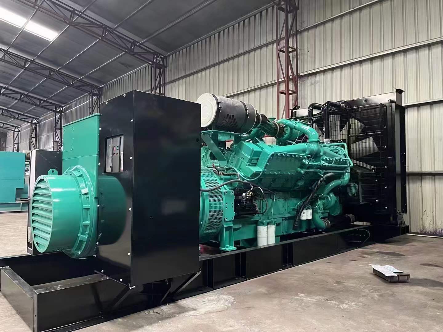 图们如何降低 800kW 柴油发电机输出电流的波动？