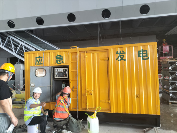 图们怎样判断空气滤清器是否需要更换？